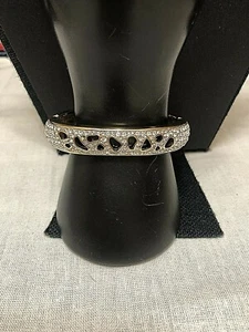 7" Swarovski Gold Tone & Crystal / Black Enamel Hinged Bangle Giraffe Pattern - Picture 1 of 9