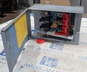 Cutler Hammer EES32100S 100 amp 240 volt 3 Phase Fused EE Panelboard Switch - Picture 1 of 10