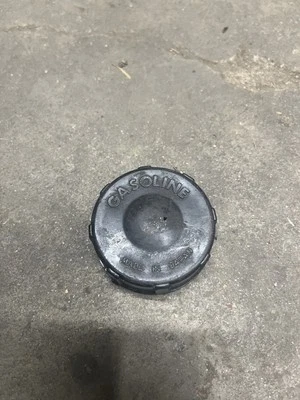 Оригинальная крышка топливного бака Suzuki RV90 RV125 FS50 FA50 OEM - Изображение 1 из 2