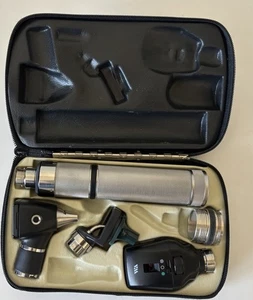 Vintage Welch Allyn Otoskop / Ophthalmoskop Set im Koffer ohne Akku - Bild 1 von 18