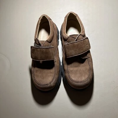 Naturino Boys Sz 33  Or US 2 Leather  European   Shoe - Image 1 of 4