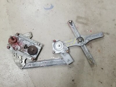 1960 1961 DODGE PLYMOUTH CHRYSLER 2 PORTAS HARDTOP REGULADOR DE JANELA FRONTAL DIREITA - Imagem 1 de 4