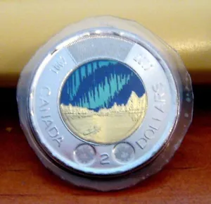 Canada 2017 BU Toonie Mint Sealed Plastic Colored 2 Dollar Glow in the dark coin - Picture 1 of 2
