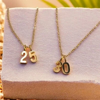 14K Gold 25 & 30 Number Necklace, Date Necklace, Anniversary Jewellery. - Image 1 of 4
