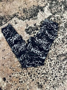 Thrive Societe Blue ‘Abstract Storm’ Print Leggings XS *NWOT* - Picture 1 of 6