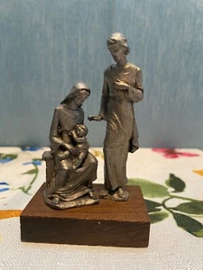 Holy Family Figurine Peltro Cesellato A Mano 4” Tall - Picture 1 of 7