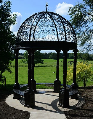 NEW EXTRA LARGE CAST IRON GAZEBO ORNAMENTAL GARDEN TEMPLE 13FT 3mW 4mH NO STOCK - Image 1 of 4
