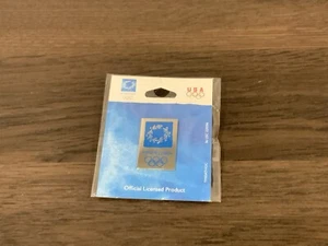 2004 OLYMPIC ATHENS USA SILVER/BLUE PIN-NEW IN PACKAGE  - Picture 1 of 4