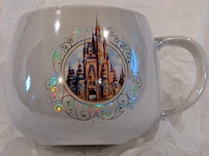 Walt Disney World 50th Anniversary Cinderella Castle Becher White Pearl Gloss Glaze - Bild 1 von 7