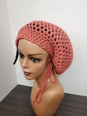 Hecho a mano ladrillo rojo ganchillo rasta Tam con cordón sombrero holgado Foto 1 de 4