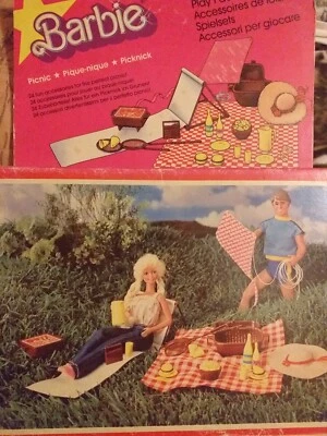 1982 Set Originale Barbie Mai Aperto  - Immagine 1 di 4