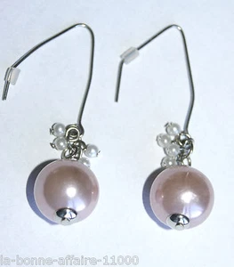 BOUCLES D'OREILLES FANTAISIE PENDANTE imitation perle de culture rose pale  - Imagen 1 de 1