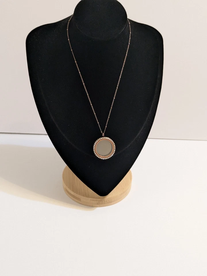 Collar medallón transparente con bisagras forrado en cristal origami búho 15". Tono chocolate. Foto 1 de 4