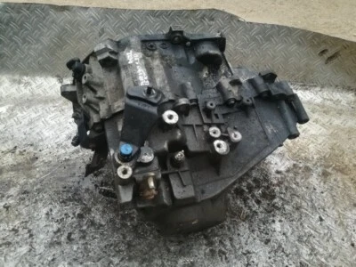 1023825 30616141 Gearbox for Volvo V40 UK707631-25 - Image 1 of 4