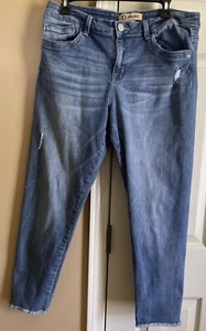 Democracy Seamless Ankle Skimmer Denim Size 14 Medium Wash Distressed Raw Hem - Picture 1 of 12