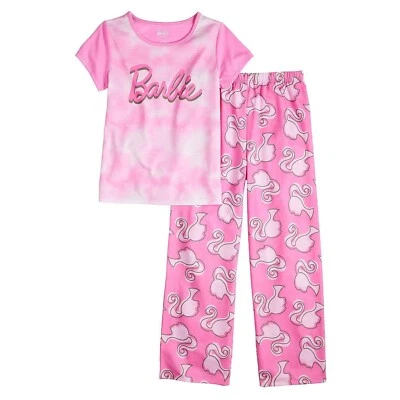 Niñas Barbie Muñeca Pijama Conjunto Camisa Pantalones Ropa Vestido 4 6 8 Rosa Vestir Película Foto 1 de 2