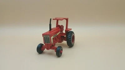 1/64 International White Stripe 966 ERTL Diecast Tractor - Image 1 of 4