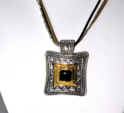 Laura Ashley большой квадратный подвеска ожерелье тройной прядь серебристого тона черный новый с Ярлыками - Изображение 1 из 4