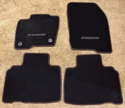 Оригинальные напольные коврики Ford Edge 2015–2024 черные с коричневой отделкой 4B-R130D00-EA3JA6 - Изображение 1 из 4