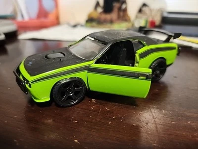 JADA FAST AND FURIOUS LETTY'S DODGE CHALLENGER SRT8 GREEN 1:32 - Image 1 of 4