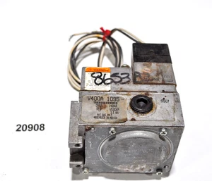 Honeywell V400A1095 Gas Valve - Picture 1 of 5