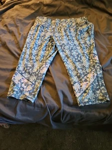 lane bryant livi active Capri Legging mit Taschen Gr. 26/28 - Bild 1 von 4