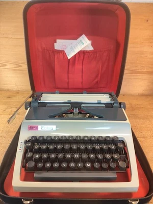 DDR Schreibmaschine Erika Modell Modell E 30 Reiseschreibmaschine 1974 Büro - Bild 1 von 4
