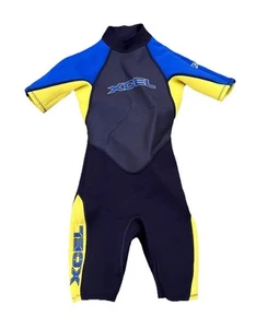Xcel Kinder Shorty Frühling Neoprenanzug Jugend Kinder Größe 8 Icon 2mm schwarz blau gelb - Bild 1 von 8