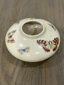 butterfly patterned ceramic small Vase - Picture 1 of 3