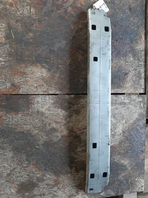 Refuerzo de parachoques delantero para Ford Freestyle 05-07 8F9Z17757A Foto 1 de 4