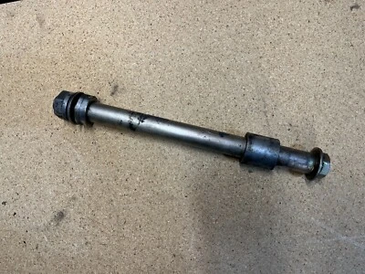 Harley Davidson Sportster Iron 883 2014 fabricante de equipos originales eje trasero, 25 mm. Usado ¡Bonito! Foto 1 de 4