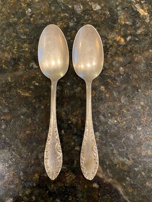 Wm. A. Rogers 1900 Rhinebeck St Elmo 2 cucharaditas de plata níquel Foto 1 de 2