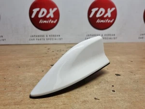 TOYOTA YARIS MK4 2020-2022 ORIGINAL GPS DACH HAIFISCHFLOSSENANTENNE SUPER WEISS (040) - Bild 1 von 6