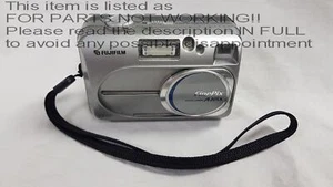 Fujifilm a205s finepix 2.0 MP Digital Camera ONLY - WONT POWER UP! - Picture 1 of 9