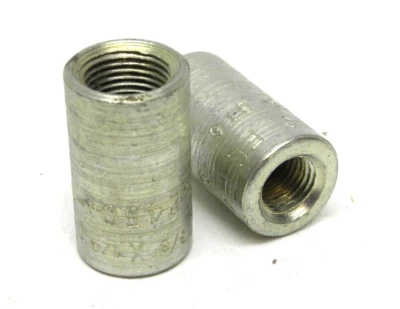 2 PIECES - 3/8" x 1/4" 3000 Female NPT Reducing Coupling Pipe Sleeve - Image 1 of 4