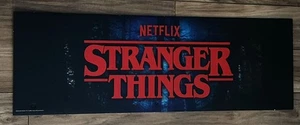 Letrero Spirit Halloween Stranger Things pancarta tienda exhibición final tapa anuncio - Imagen 1 de 2