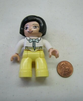 New! Lego Duplo Asian Mom Lady Woman Figure Rare Black-Haired Chinese - Image 1 of 3