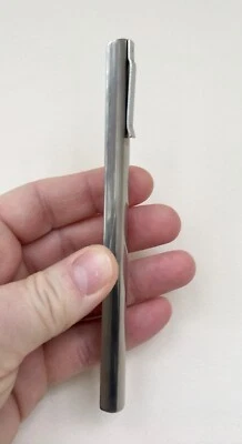 Raspador de migas de pan Barredora de migas de pan Camareros Escritorio Colector de polvo Gadget Foto 1 de 4