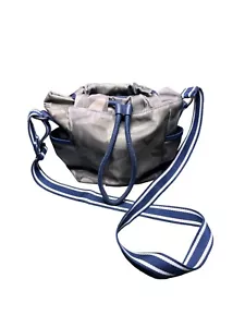Tommy Hilfiger stampa mimetica borsa donna con cordini blu navy - Foto 1 di 5