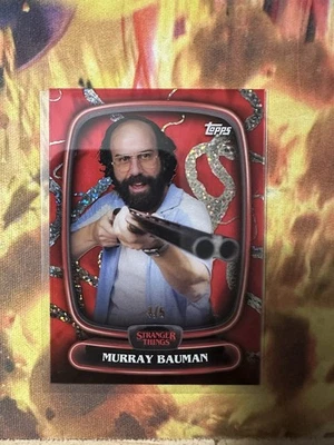 Topps Stranger Things 2025 High Tek Murray Bauman Red Vines переливающаяся карточка /5 РЕДКАЯ - Изображение 1 из 3