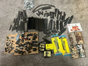 Lot Of Vintage HO Scale & Some O Scale Parts, Pieces,Tracks, People Mixed Brands - Picture 1 of 17