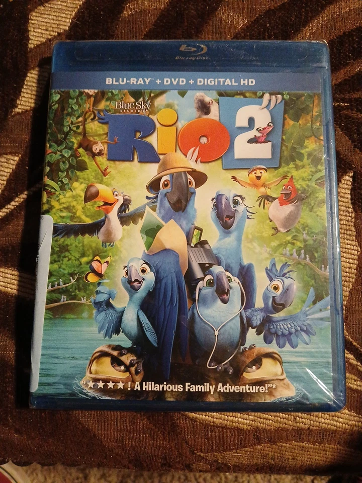 Rio 2 (Blu-Ray/DVD, 2014) Anne Hathaway - Bruno Mars - Jamie Foxx - New Sealed - Image 1 of 2