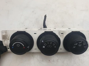 Hummer H3 Heater A/C Air Con Controls 2006 15789898 - Picture 1 of 6