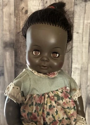 "Muñeco bebé de 16"" de vinilo negro afroamericano Horsman 1971 de colección bebidas y mojado" Foto 1 de 4