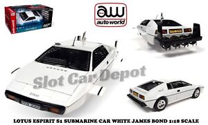 Auto World NEW 1971 Lotus Espirit SUBMARINE CAR James Bond 1:18 Diecast Car 132