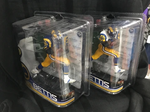 L A Rams McFarlane NFL Series 26 J. Bettis CHASE #’d/1000 PLUS Regular Figure Cover