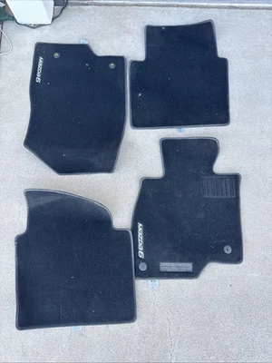 马自达 6 Sedan 2014 - 2016 原始设备制造商地毯丝绒汽车脚垫  — 第 1/4 张图片