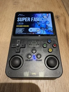 R36S Retro Handheld-Spielkonsole - 64GB, 20K+ Spiele, 3,5" IPS Display, Linux - Bild 1 von 10