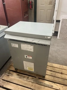 GE Emerson Hevi-Duty 3 Phase To Single Phase Transformer 25KVA Dry Type 150° C - Picture 1 of 4