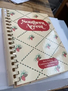 VINTAGE COOKBOOK Southern Accent Junior League Pine Bluff Arkansas 1976/ 1994 - Picture 1 of 9